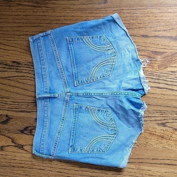 HOLLISTER Blue Whisker Light Wash Cut off Cuffed Jean Denim Micro Shorts Sz.28 - Picture 7 of 11